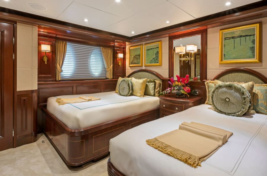 Моторная яхта Lady Beth Yacht #12