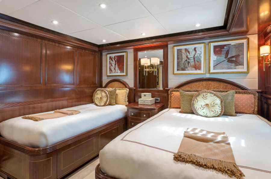 Моторная яхта Lady Beth Yacht #14