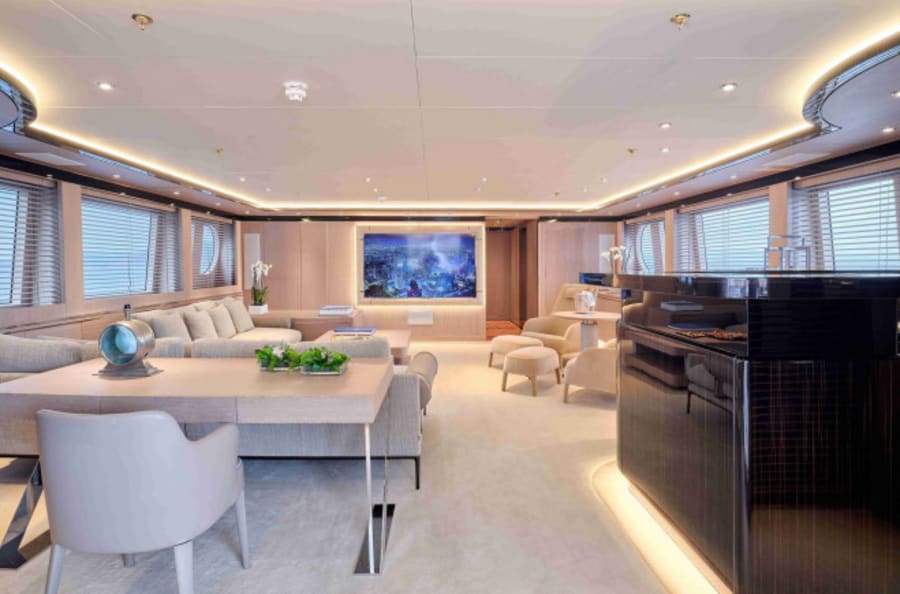 Моторная яхта INVADER Yacht #15