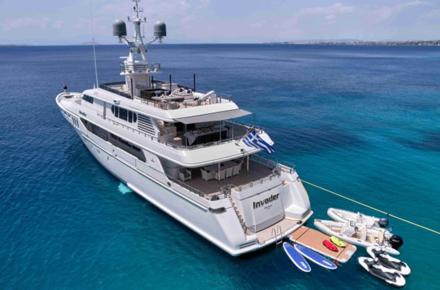 Моторная яхта INVADER Yacht #2