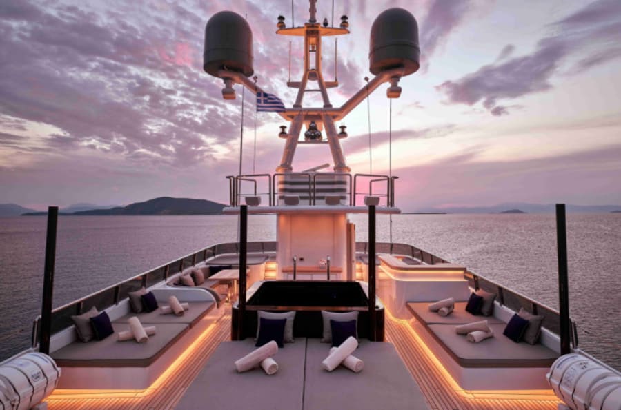 Моторная яхта INVADER Yacht #7