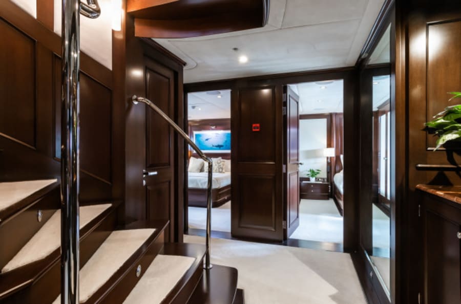 Моторная яхта Maximilian MMIV Yacht #13