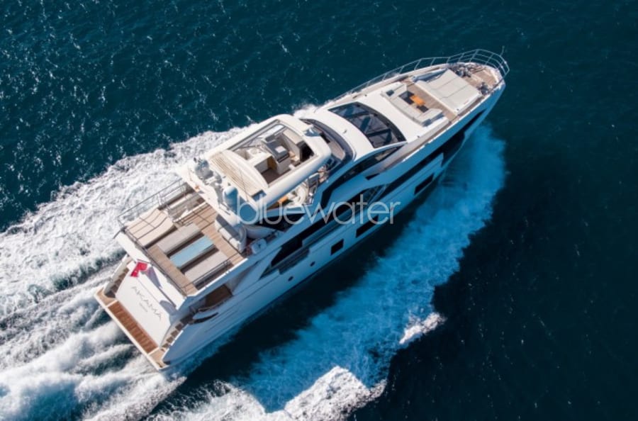 Моторная яхта AKAMÁ Yacht #5