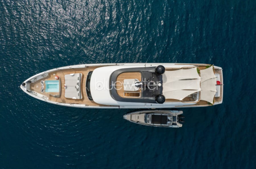 Моторная яхта Alluria Yacht #3