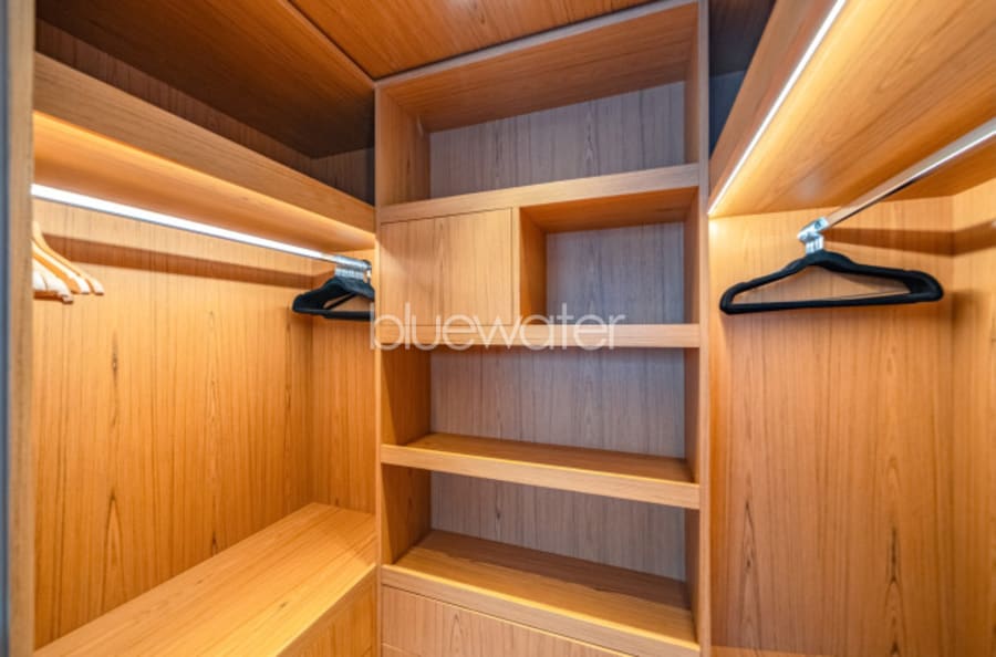 Моторная яхта Alluria Yacht #11