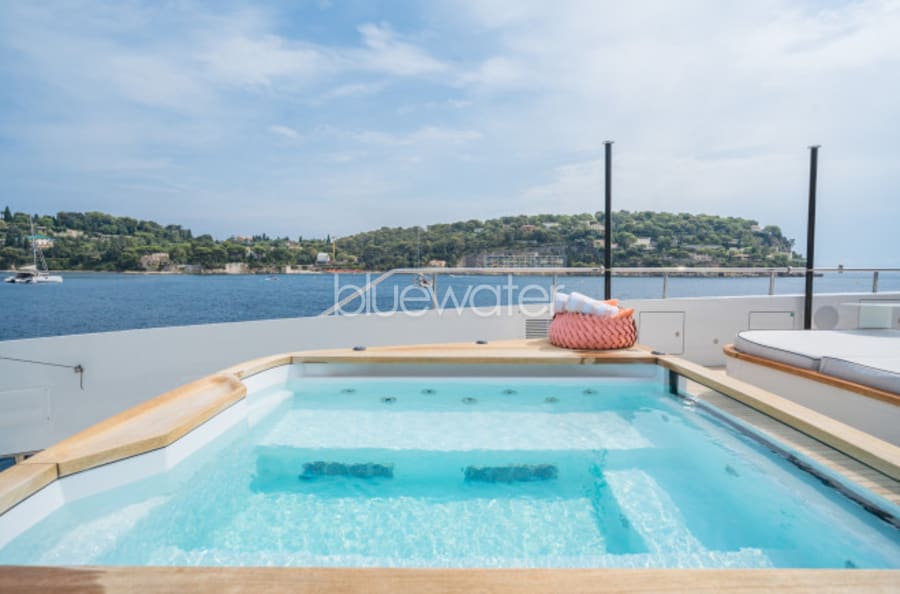 Моторная яхта Alluria Yacht #15