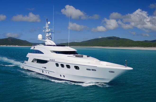 De Lisle III Yacht Charter