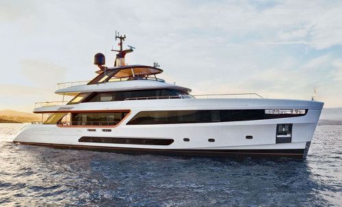 Alluria, или свежие ощущения от чартера 37-метровой яхты Benetti