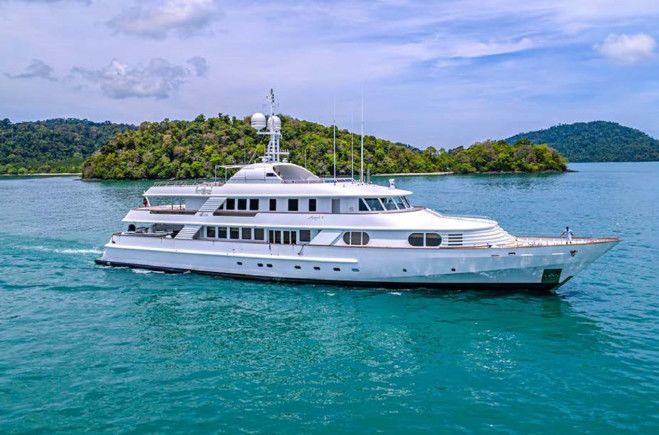 AZUL V Luxury Yacht for Sale