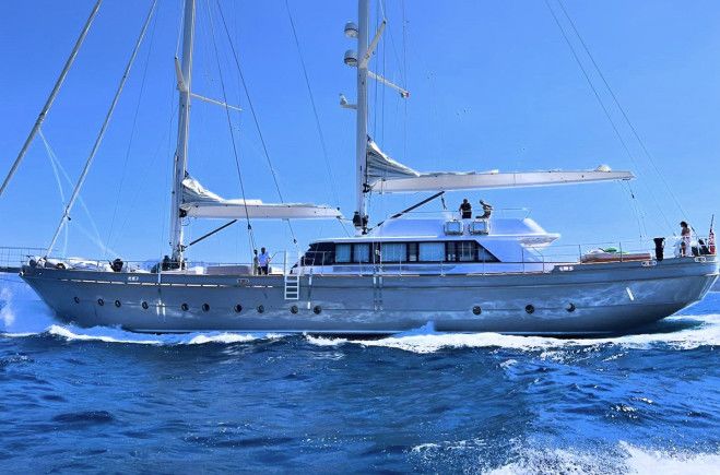 ONE FORCE Luxury Yacht for Sale