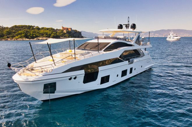 WAVE Yacht Charter | Azimut