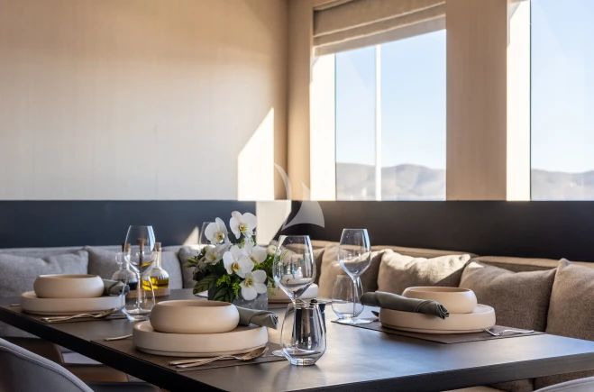 Funky Choice Yacht Charter | Floeth