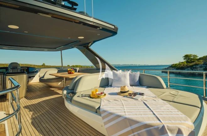 ELIZABETH Yacht Charter | Princess