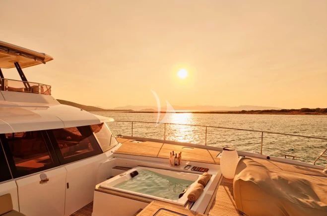 Elly Yacht Charter | FOUNTAINE PAJOT