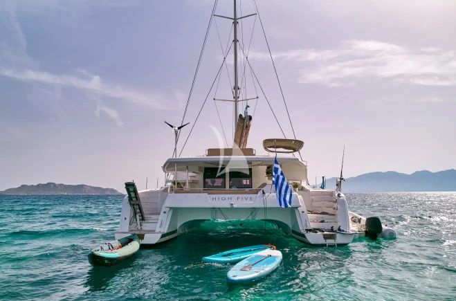 HIGH FIVE Yacht Charter | FOUNTAINE PAJOT