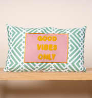 Baumwoll Kissen Schriftzug "Good Vibes Only" Mint