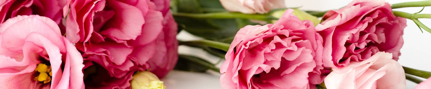 Lisianthus  und Pfingstrosenstrauß