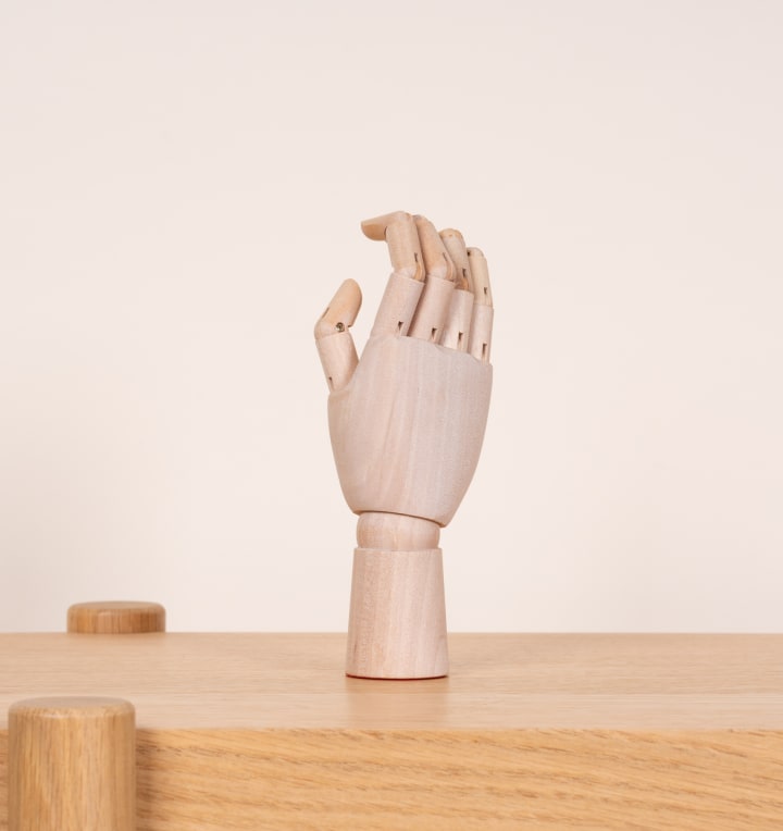 Dekoobjekt Hand Holz