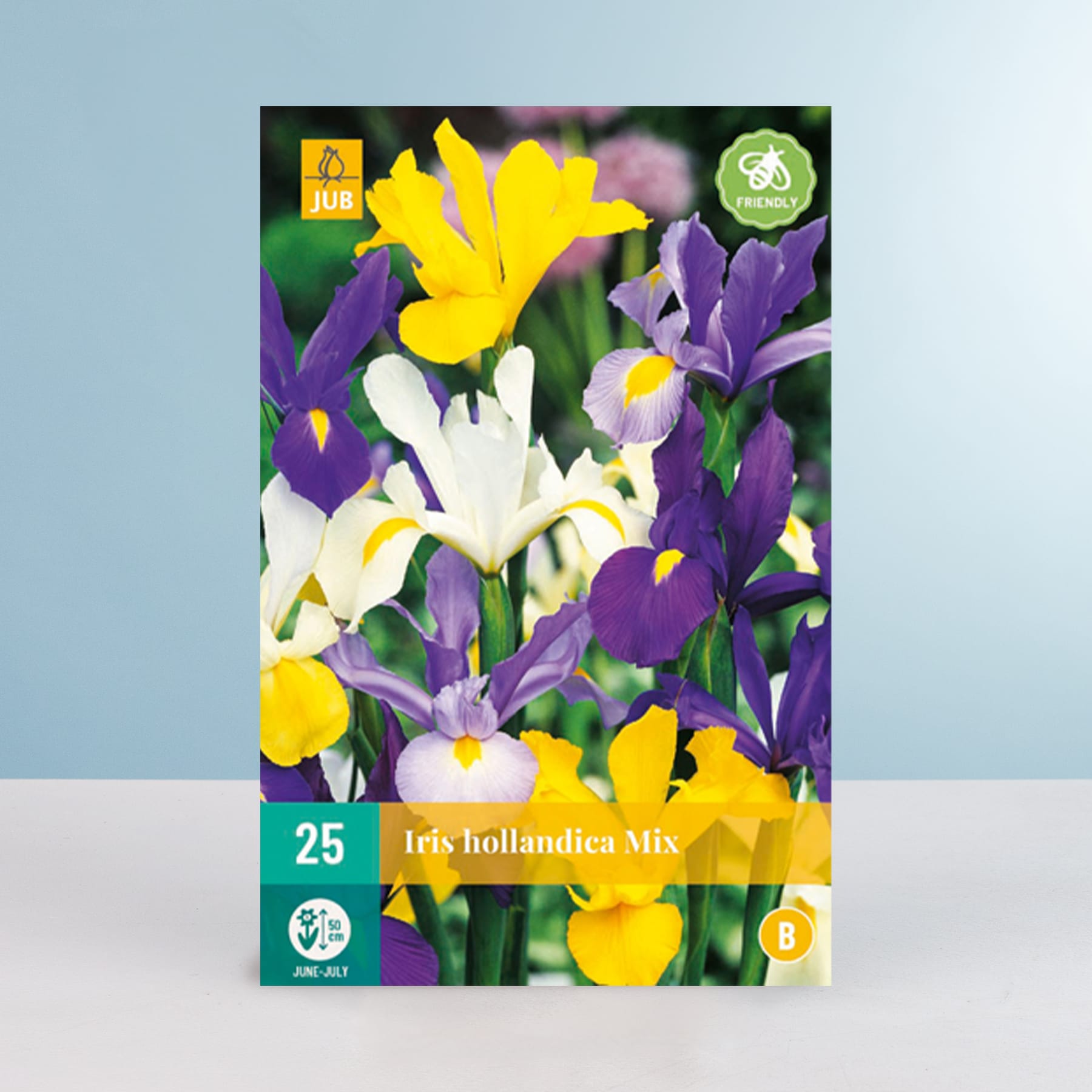 Das Bild zeigt eine leuchtende Mischung aus gelben und violetten Schwertlilien mit einem grün-weißen Etikett, das die Sorte als „Iris hollandica Mix“ kennzeichnet.