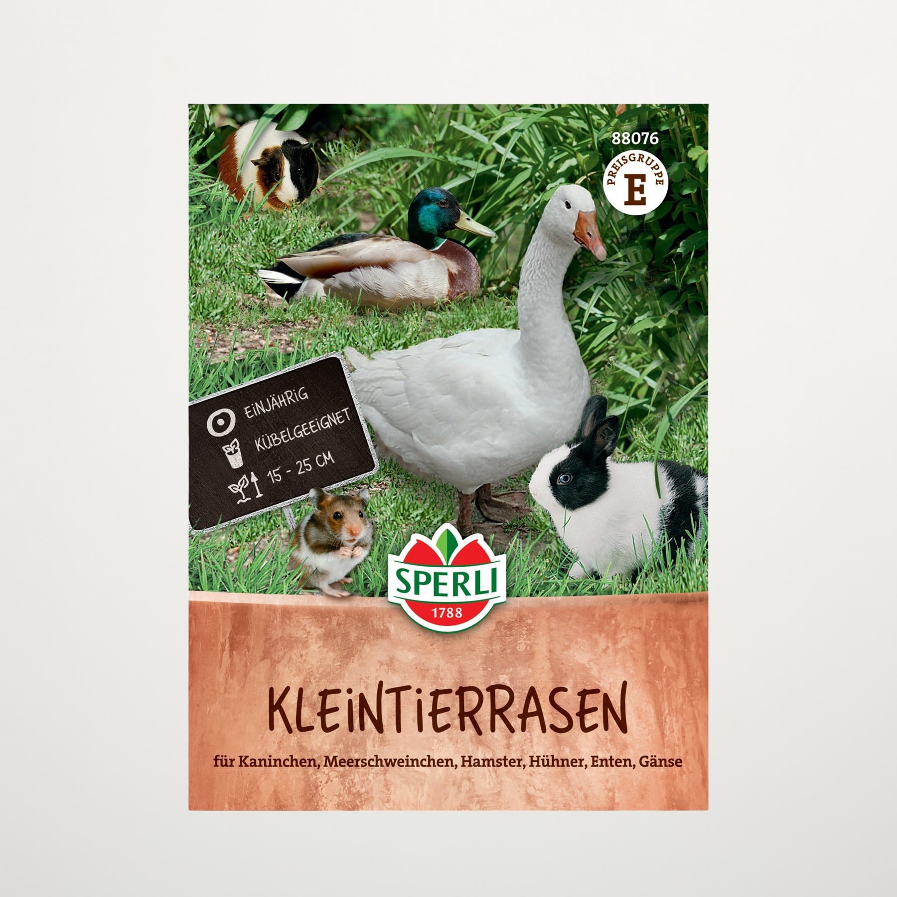 Das Bild zeigt eine Packung Kleintierstreu der Marke Sperli mit einem Foto mehrerer Enten und Kaninchen in einer grasbewachsenen Außenumgebung.
