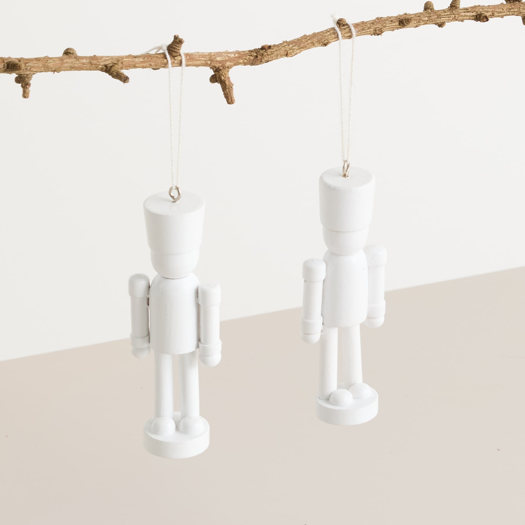 Holz Hänger Nussknacker Weiß 2er-Set
