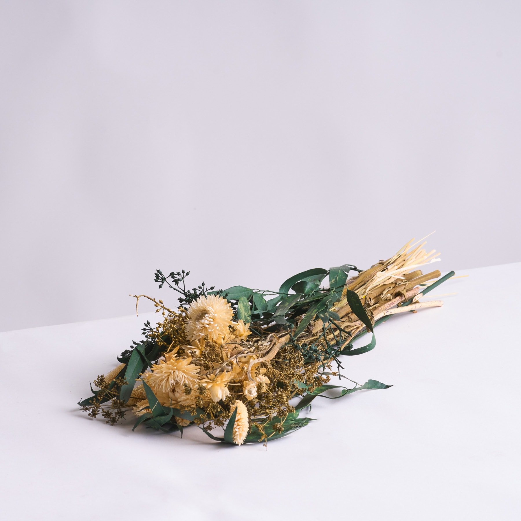 Trockenblumenstrauß Eukalyptus Silberfarben