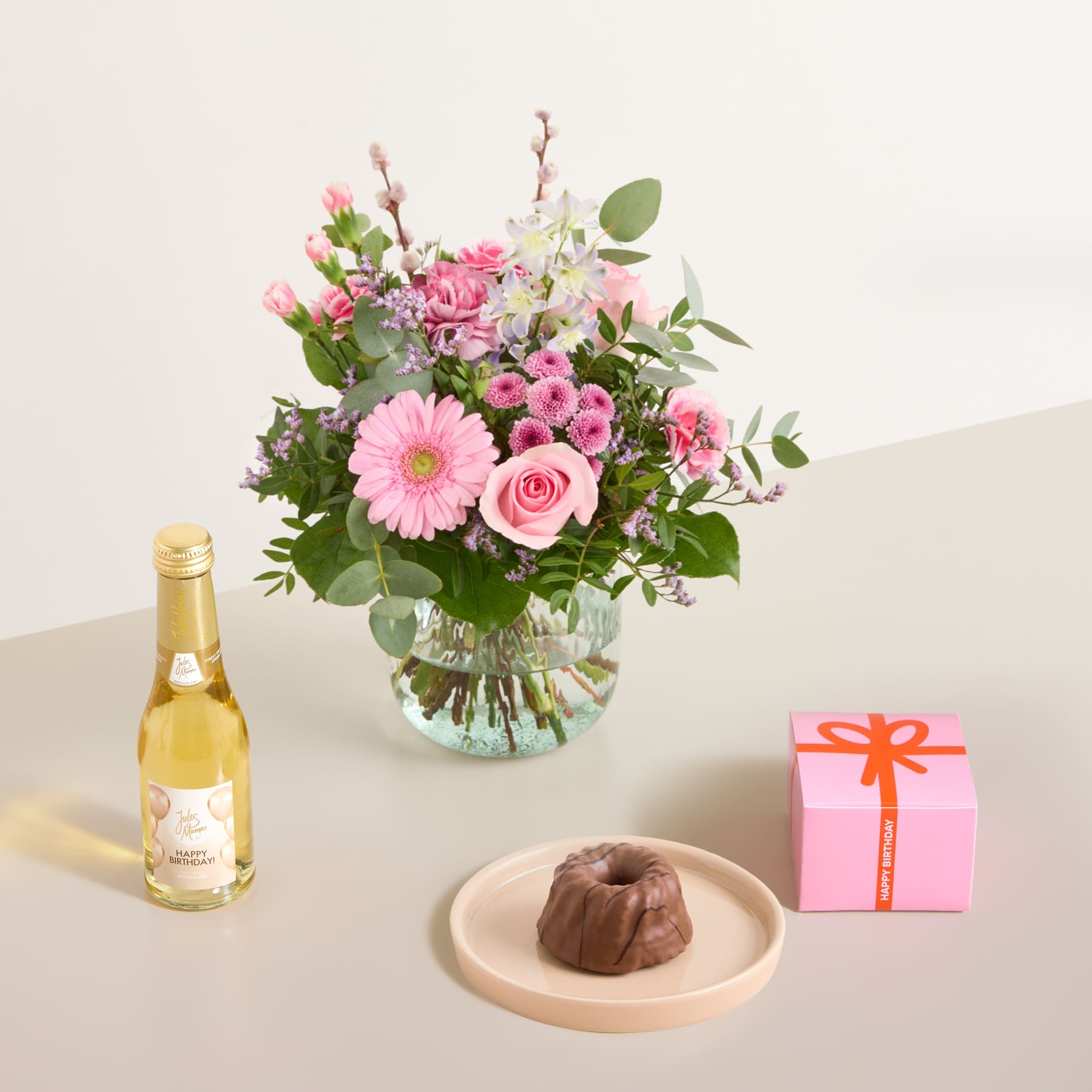 Kleiner Gruß mit Geburtstagsküchlein und Happy Birthday Sekt