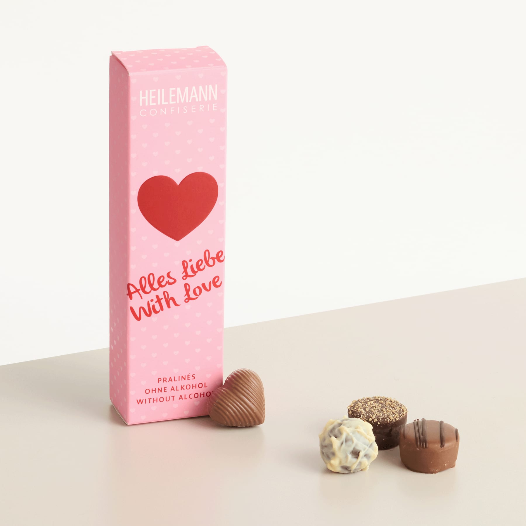 Love Bomb mit Pralinés Alles Liebe With Love 52g