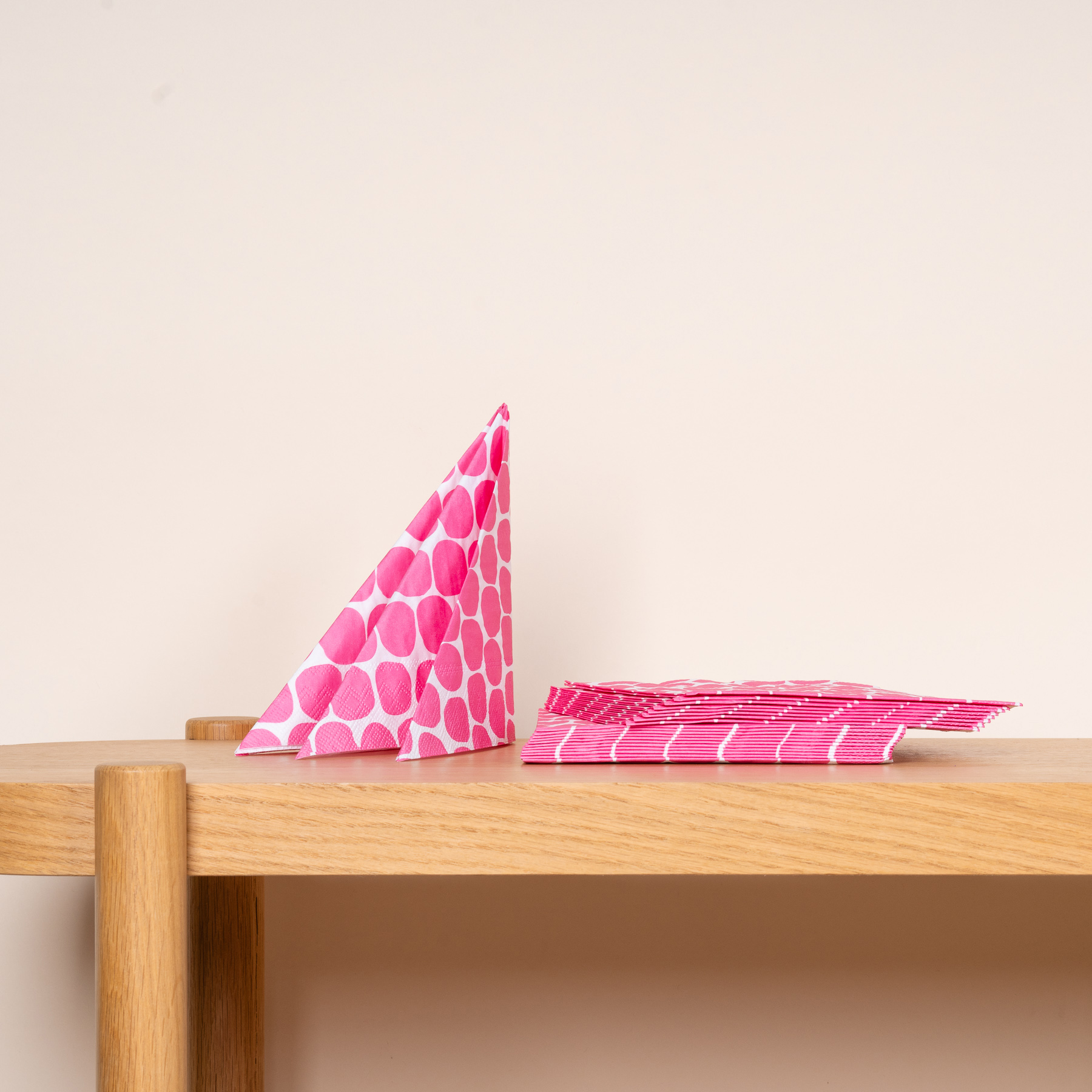 Papierservietten Mit Herzmuster – 50 Stück, Rot & Rosa, Für Valentinstag & Romantische Anlässe