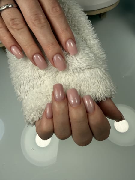 Service image for Russische Maniküre mit Gelmodellage