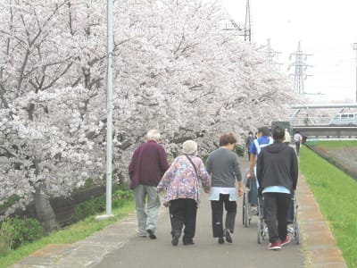 神奈川県平塚市の介護求人 転職情報 カイゴジョブ 介護職の求人 転職 仕事探し