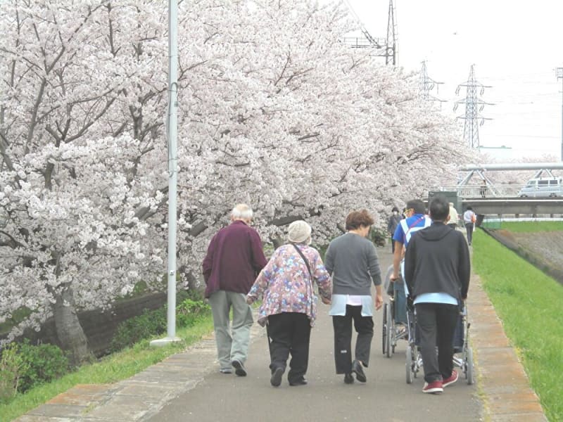 慶愛苑平塚 平塚市 の介護求人 採用情報 カイゴジョブ 介護職の求人 転職 仕事探し