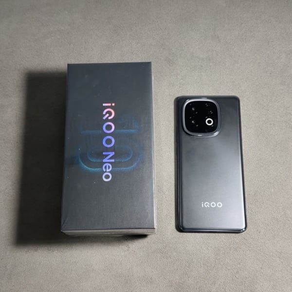 iQOO Neo 10 Bekaa 100% Ori