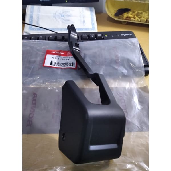PROTECTOR SPEED SENSOR VARIO 125 150 TUTUP SENSOR VARIO 125 KAPER CVT ATAS SENSOR VARIO 125 32112KZR600