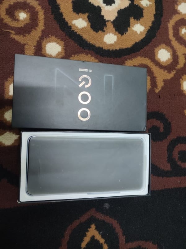 HP IQOO Z10 5G RAM 8/128GB SECOUND 2 MINGGU PEMAKIAN