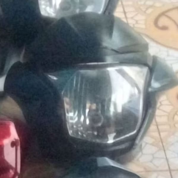 lampu depan motor megapro