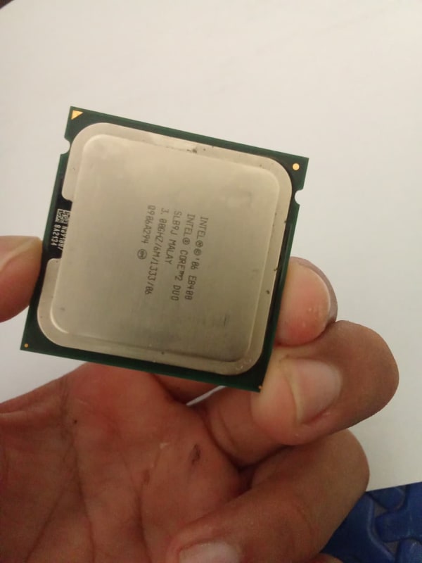 Intel Core 2 Duo E8400.