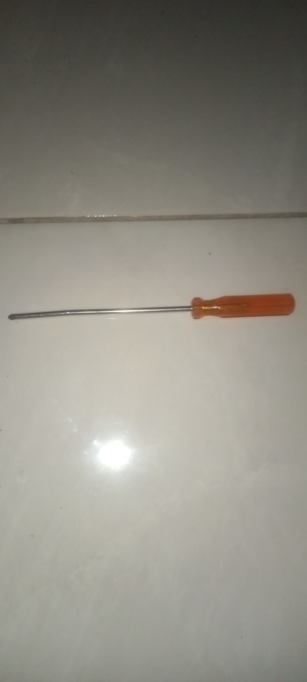 Obeng kuning multifungai