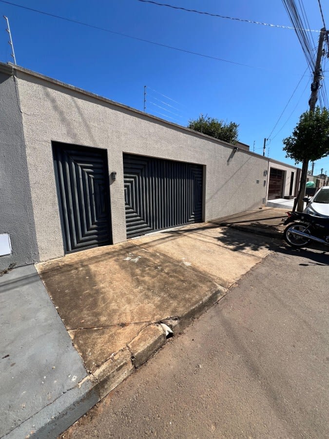 Casa à venda no bairro Via Flores em Bela Vista de Goiás/GO