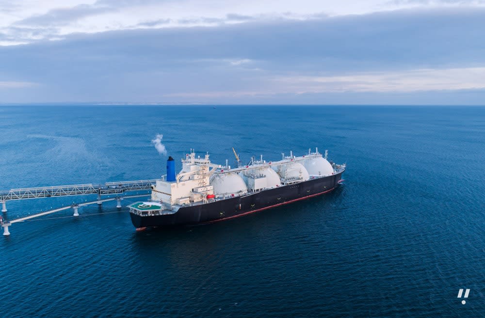Qatar Extends LNG Force Majeure as Hormuz Standoff Drags On