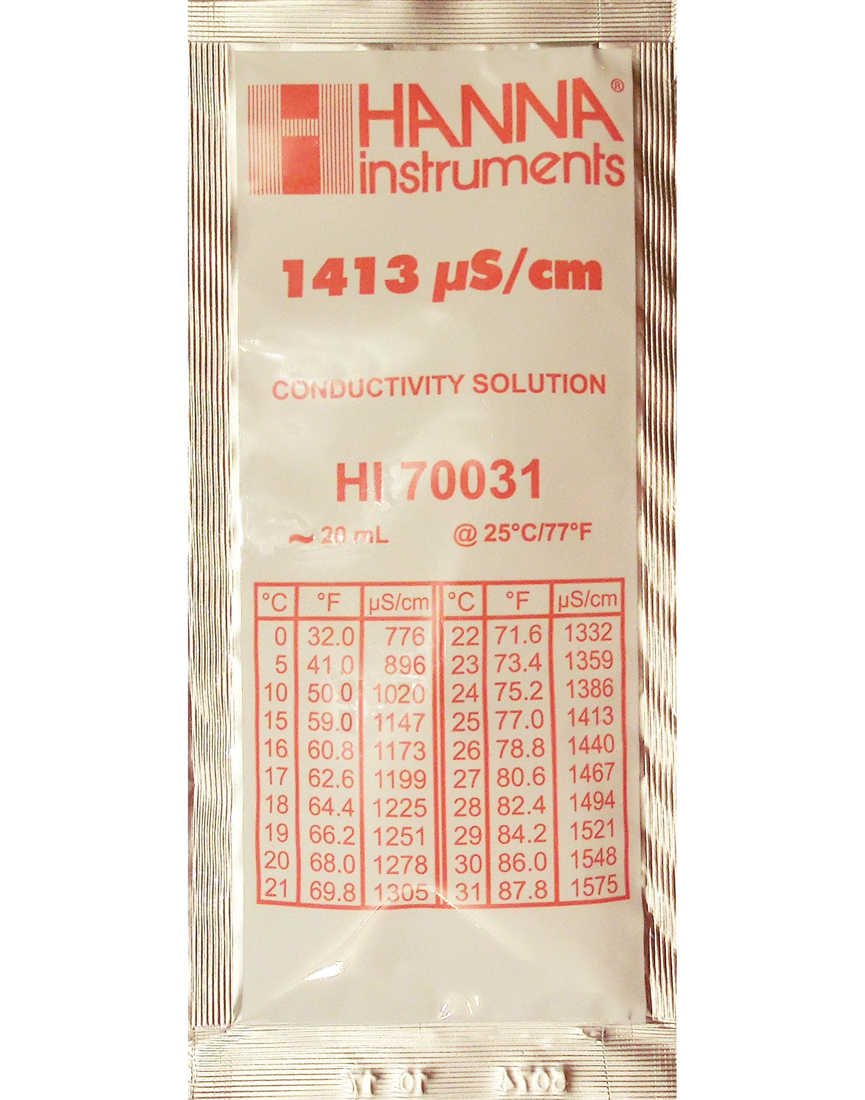 Solution d’étalonnage, solution de nettoyage et solution de conservation.Solution de conductivité 1413 µS/cm, 25 sachets de 20 ml