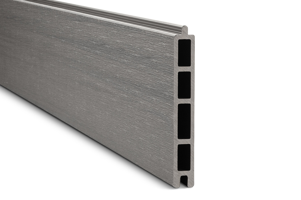 Gardenode propose une large gamme de solutions de protection visuelle pour l'extérieur, notamment des systèmes en WPC (bois composite), en aluminium et en lattes de bois.