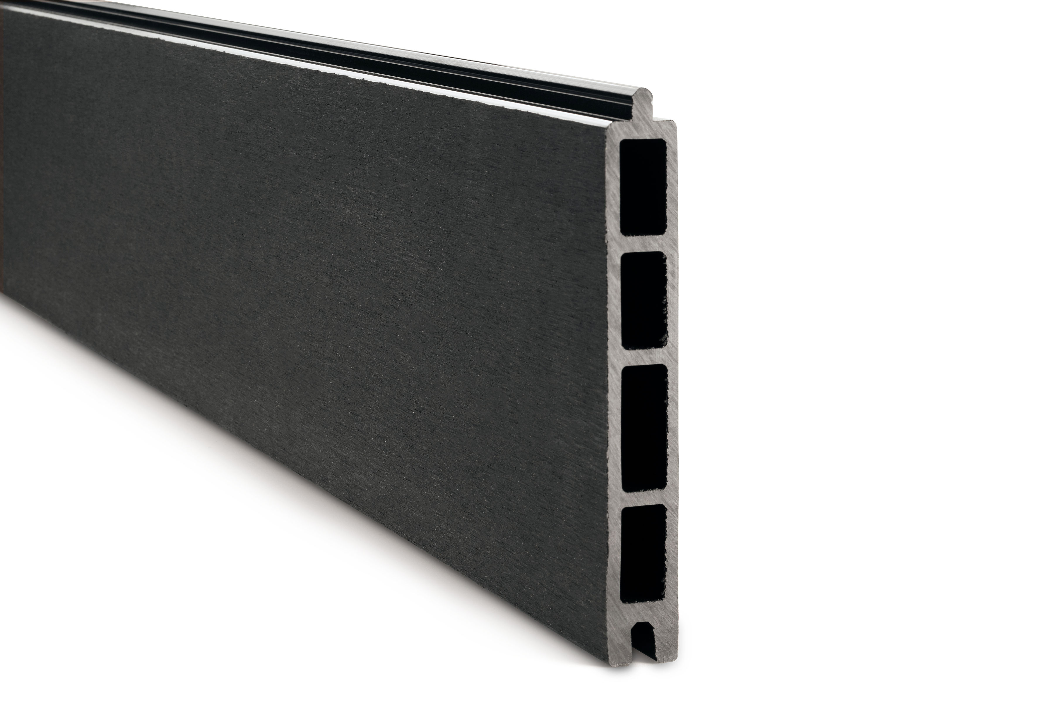 Gardenode propose une large gamme de solutions de protection visuelle pour l'extérieur, notamment des systèmes en WPC (bois composite), en aluminium et en lattes de bois.