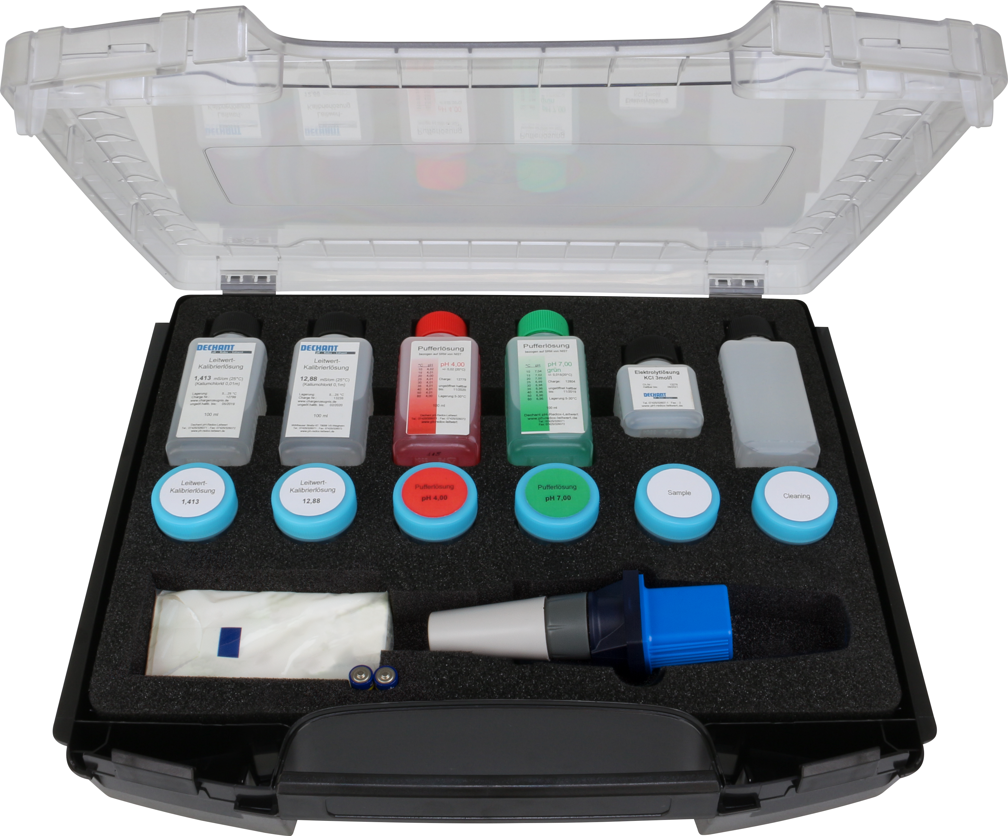 Composé de  :  CAPBs sens WQ10 pH / conductivité  Mallette avec solutions d'étalonnage et solution de titrage  Solution d'étalonnage de conductivité 1,413 mS, 100 ml  Solution d'étalonnage de conductivité 12,88 mS, 100 ml  Solution de test 4 pH, 100 ml  Solution de test 7 pH, 100 ml  Électrolytes chlorure de potassium 3 mol/l, 50 ml  Eau de nettoyage 100 ml  Kit de mesure de la dureté totale Solution de titrage&nbsp;  Plage de mesure : 0 - 21 °dH  Sensibilité : 0,5 °dH  Mouchoir en papier  2 piles micro AAA  Boîte pour solution tampon pH 7,00, verte  Boîte pour solution tampon pH 4,00, rouge  Boîte pour solution d'étalonnage de la conductivité 1,413  Boîte pour solution d'étalonnage de la conductivité 12,88  Boîte pour eau de nettoyage  Boîte pour échantillon