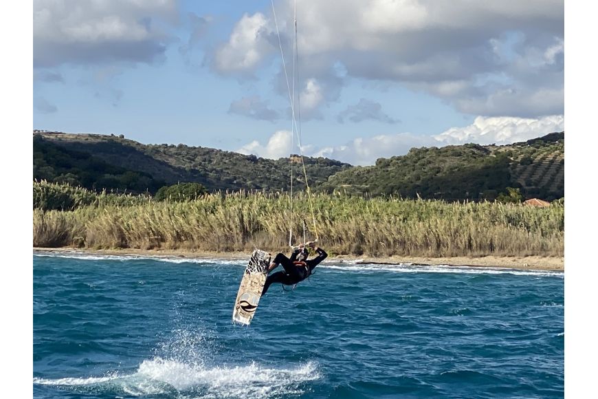 Peloponnes (Finiki Beach): Kitesurf- und Windsurfspot