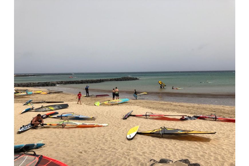 Lanzarote (Playa las Cucharas): Windsurfspot