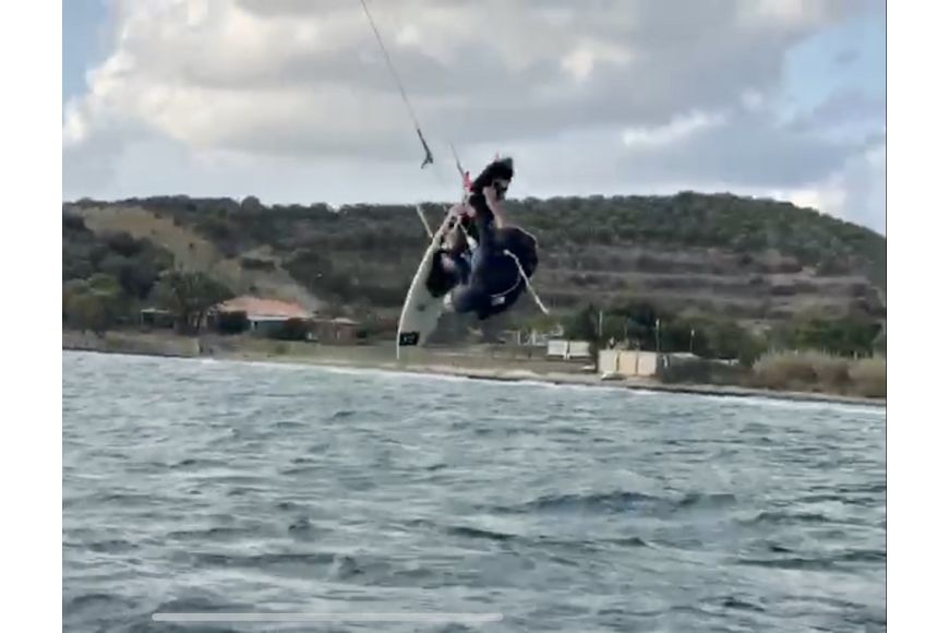 Peloponnes (Finiki Beach): Kitesurf- und Windsurfspot