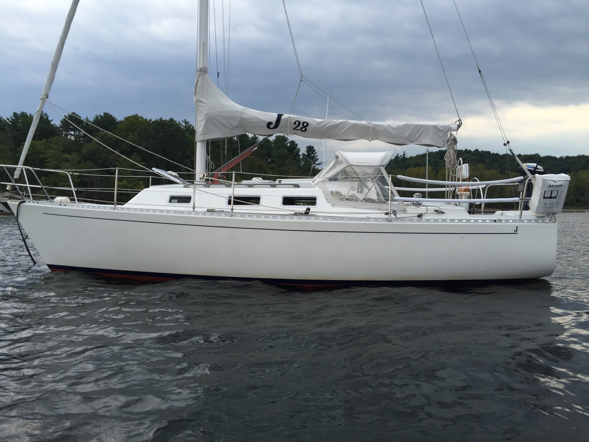 j28 sailboat specs