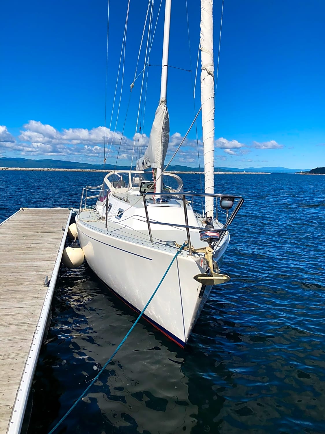 j28 sailboat specs