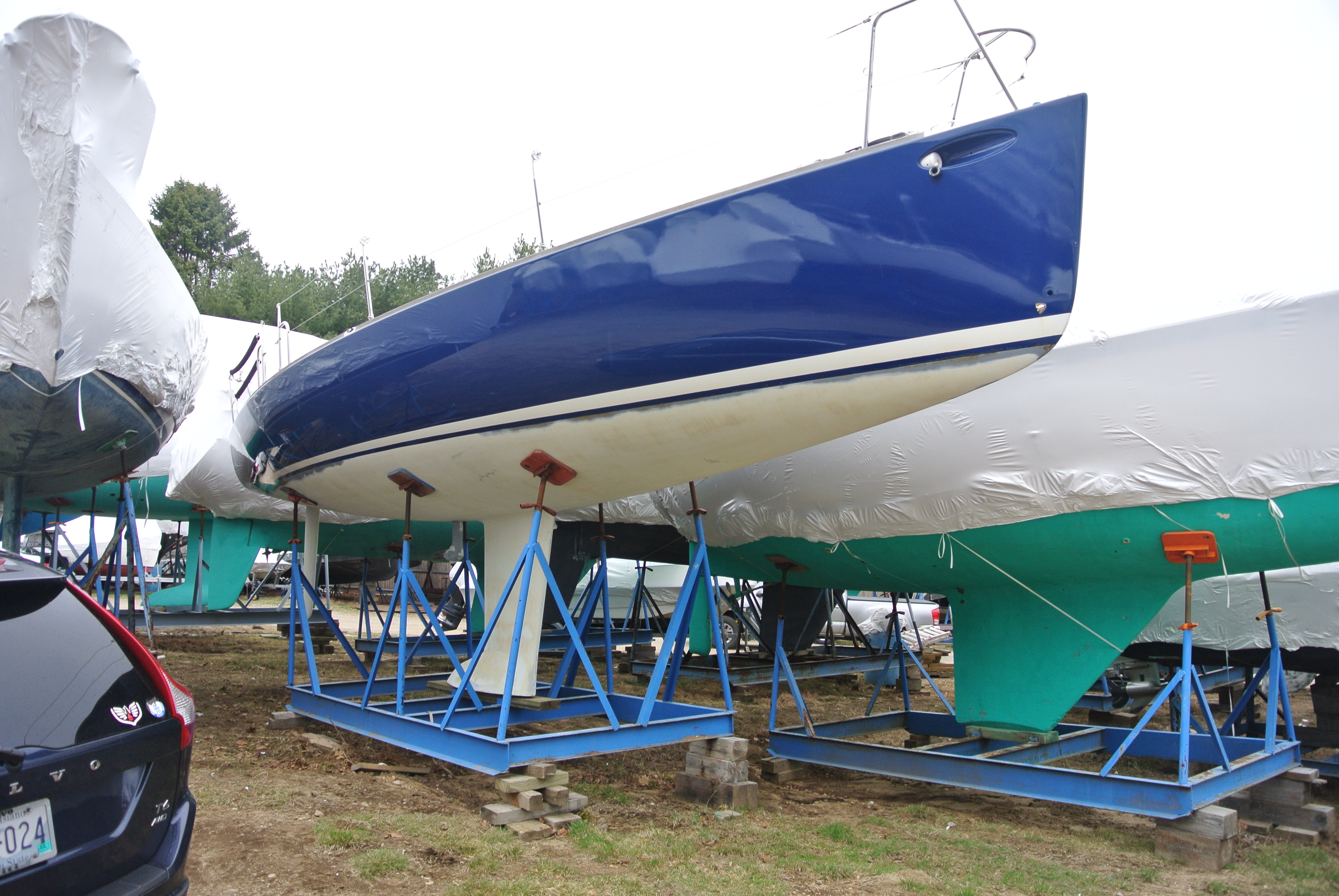 j 100 sailboat